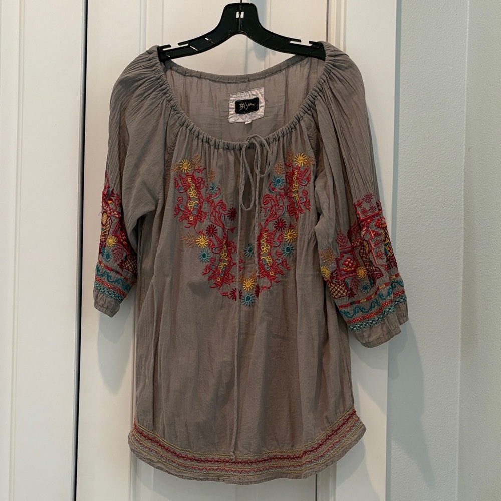 Biya peasant top